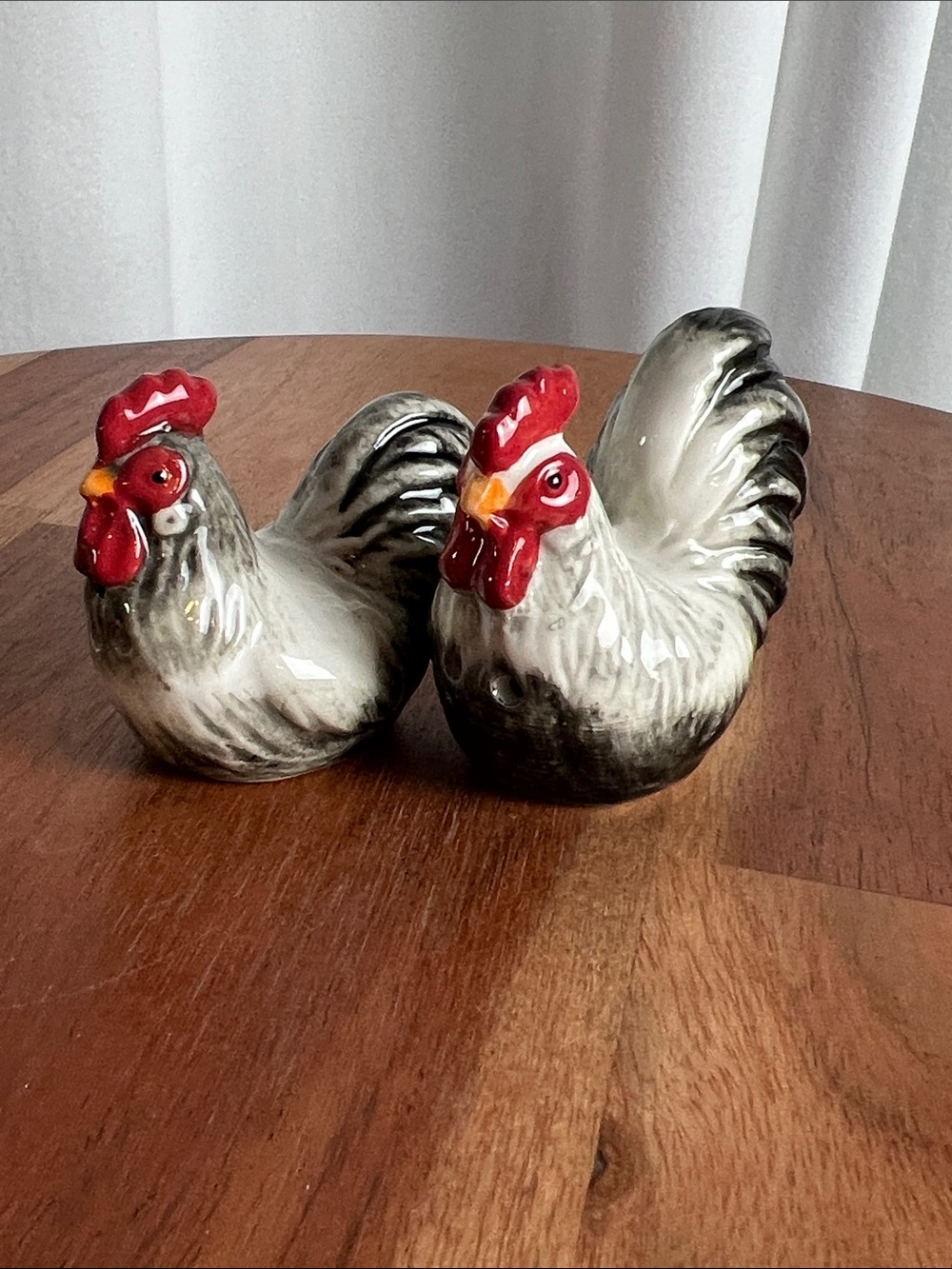 Rooster salt and pepper shaker set